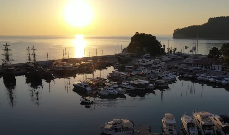 Balık Yakala Ya Da Aç Kal / Denizde 2 Gün Efsane Macera