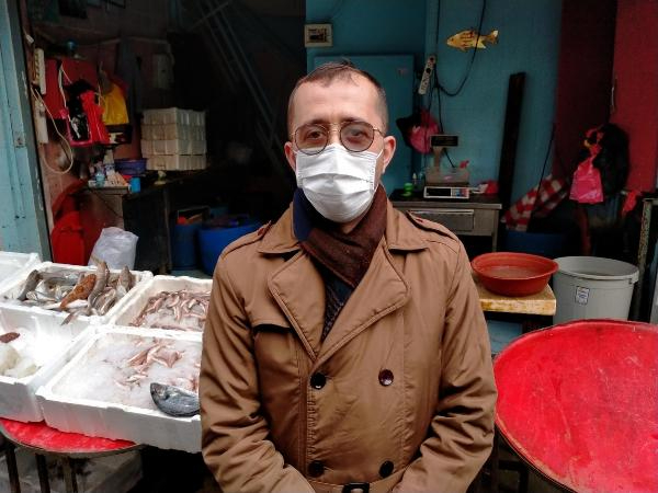 İzmir'de, kısıtlamada açık olan balıkçılara ilgi