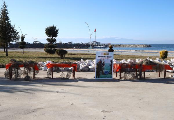 Beyşehir Gölü'nden 470 hayalet ağ çıkarıldı