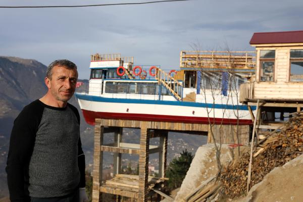 Dağın Tepesindeki Teknenin "Rüzgarı"