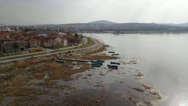 Suyu 50 metre çekilen Beyşehir Gölü kan ağlıyor