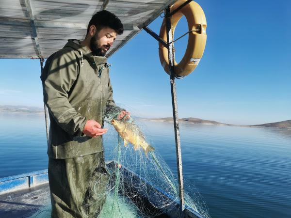 Koronavirüsten kaçtı, balıkçı oldu