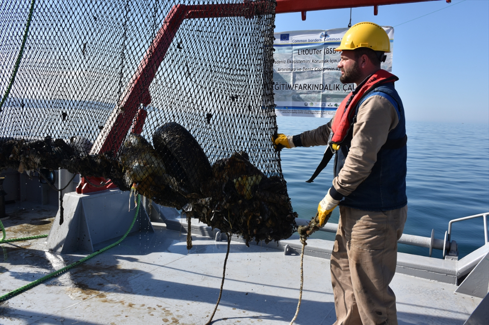 KTÜ'nün deniz çöplerinin azaltılması amacıyla hazırladığı LitOUTer Projesi sona erdi