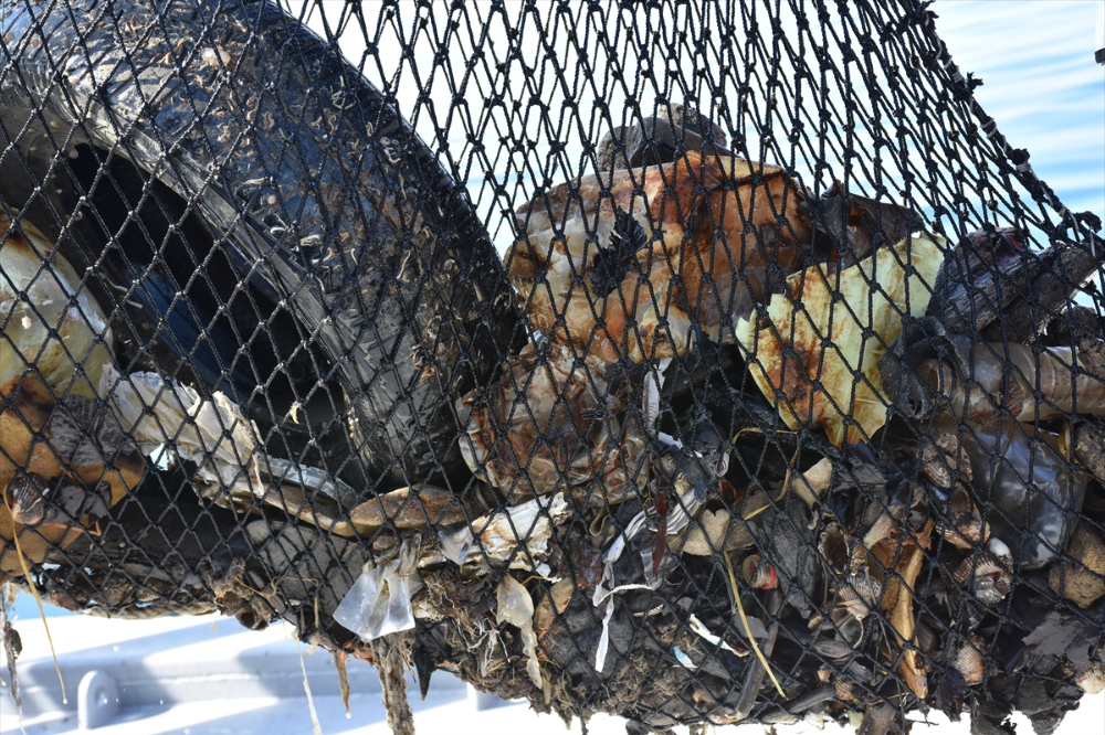 KTÜ'nün deniz çöplerinin azaltılması amacıyla hazırladığı LitOUTer Projesi sona erdi