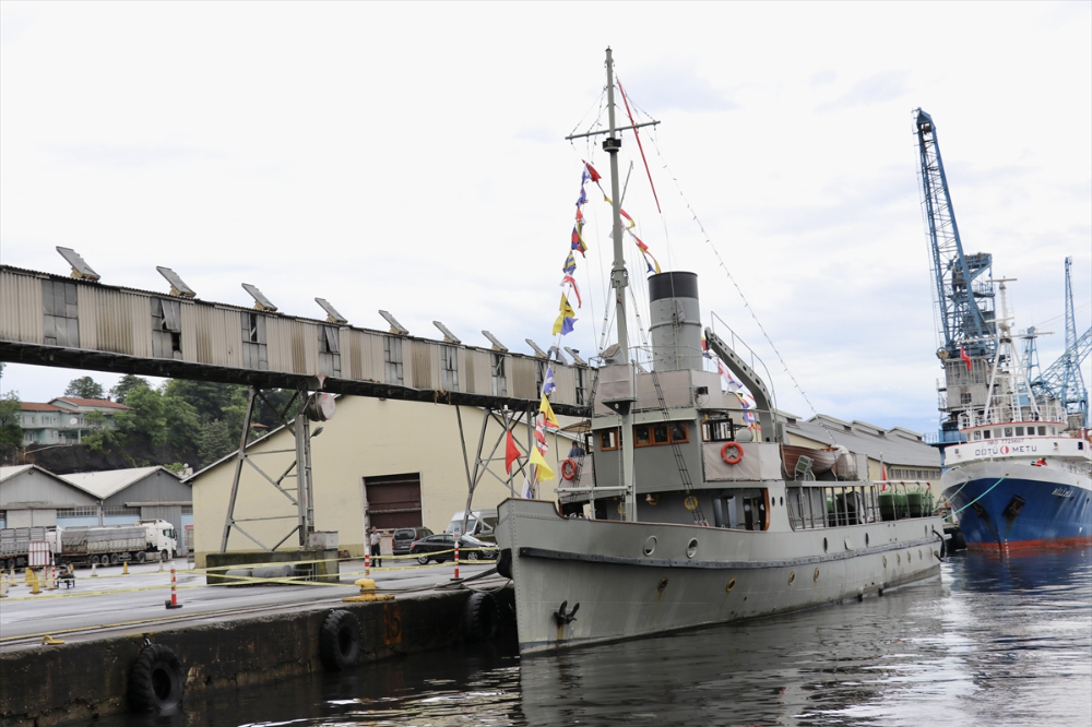 TCG Nusret N-16 Müze Gemisi Trabzon'da ziyarete açıldı