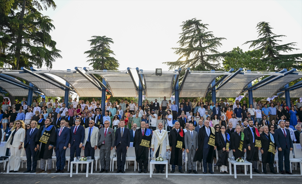 İTÜ Denizcilik Fakültesi mezunları diplomalarını törenle aldı
