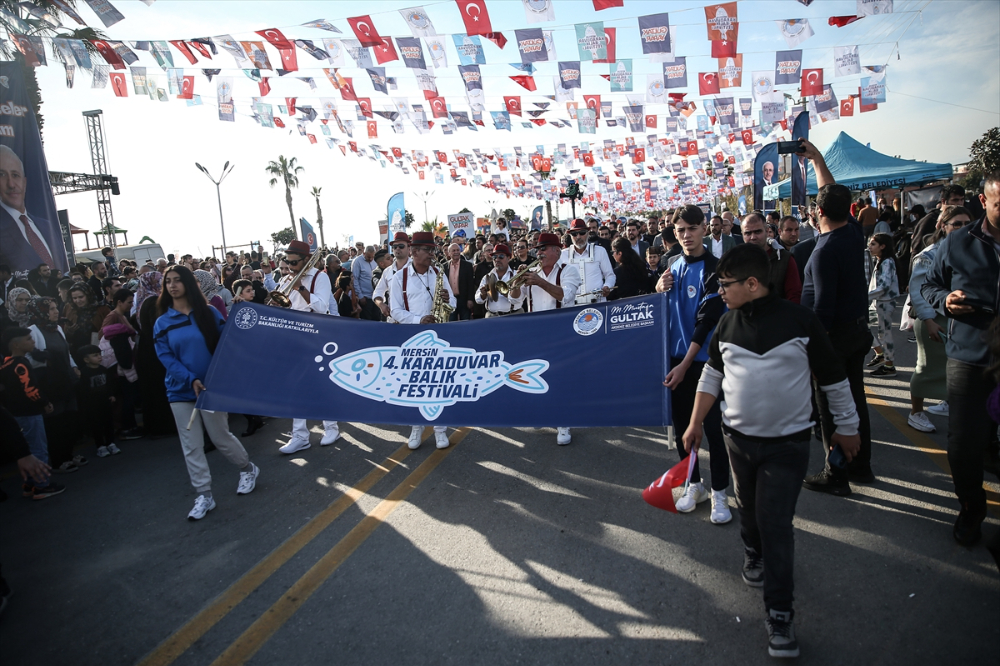 Mersin Karaduvar Balık Festivali'nde 12 ton balık dağıtıldı