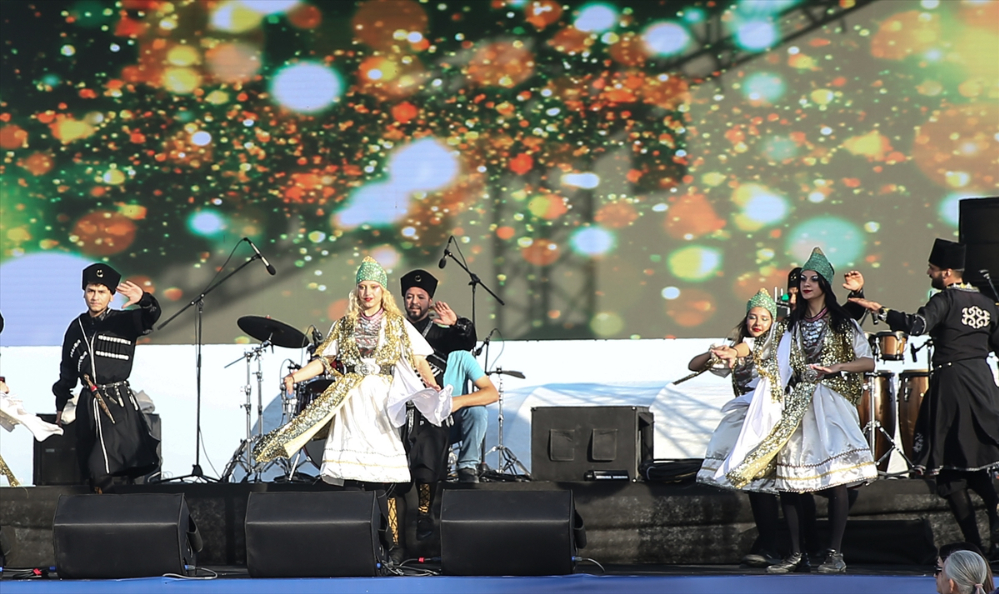 Mersin Karaduvar Balık Festivali'nde 12 ton balık dağıtıldı