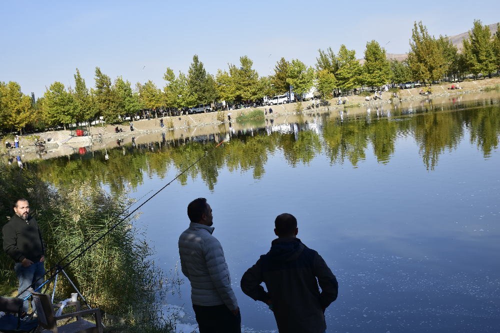 Ankara’da Sportif Balıkçılar Kıyasıya Yarıştı