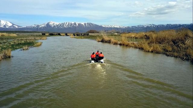 Van Gölü'nde, yasağın ilk gününde, 3 ton inci kefali ele geçirdi