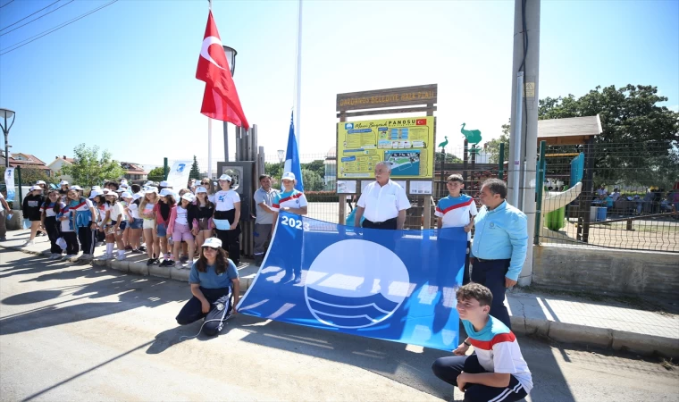Çanakkale'deki Dardanos Halk Plajı'na "Mavi Bayrak" asıldı