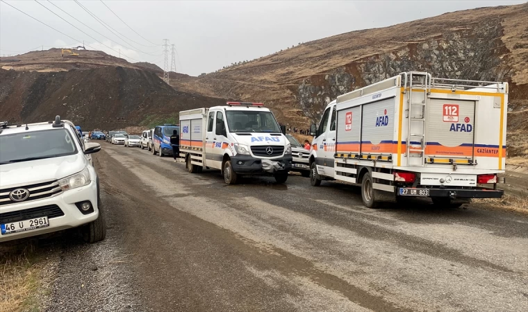 Ağ atarken sandaldan düşen genç öldü