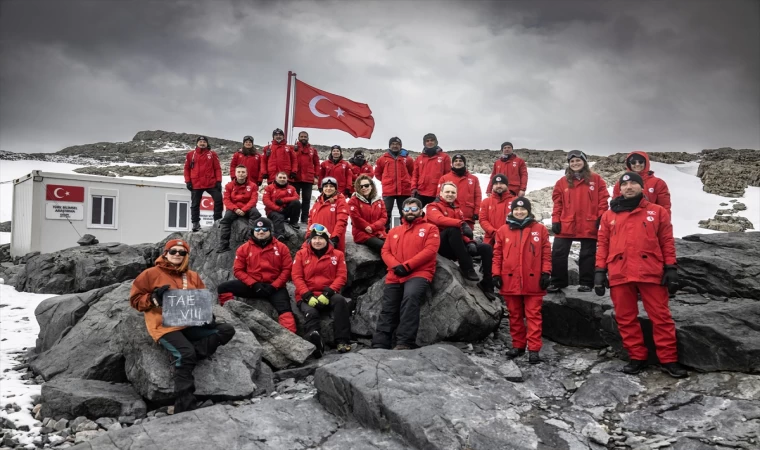Türk bilim insanları Beyaz Kıta'da doğal yaşamın koruyucusu oldu