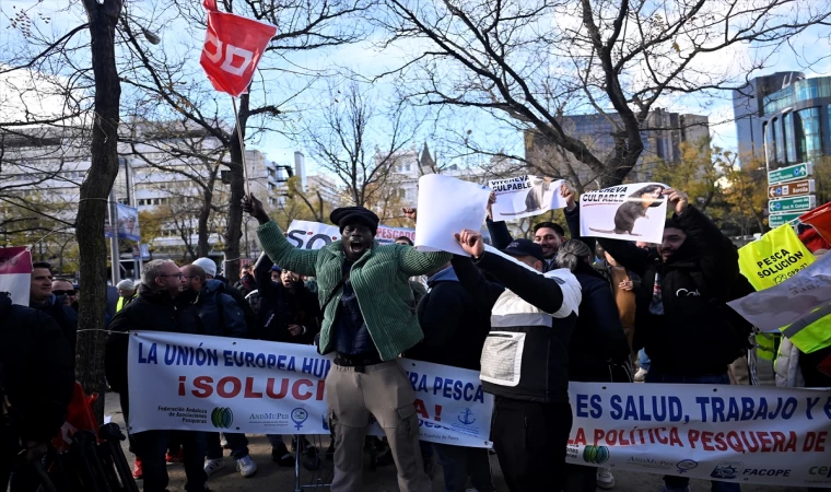 İspanya'da balıkçılar Avrupa Birliği'ne karşı ayaklandı