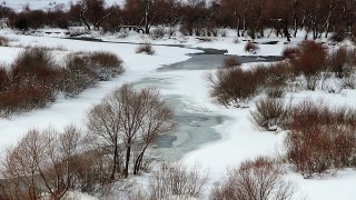 Bingöl'de Peri Çayı buz tuttu