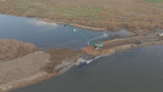 Edremit Körfezi'ndeki dereler temizleniyor