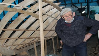 60 yılda bine yakın tekneyi suyla buluşturdu