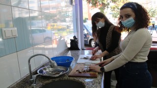 Artvinli kız kardeşler, baba mesleği balıkçı oldu