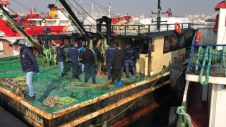 Yenikapı'da trolle kaçak avcılık yapan teknelere denetim