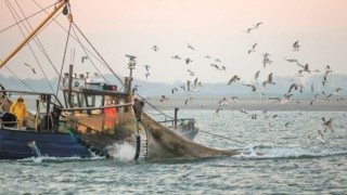 Düzceli balıkçılar selin ardından derelerden gelen çamurlu su ve fırtına nedeniyle denize açılamadı
