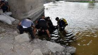 Hakkari'de dereye giren genç boğuldu