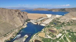 Elazığ'dan 18 şehrin baraj ve göletlerine 12 milyon yavru sazan takviyesi