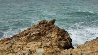 Arnavutköy’de kayalıklarda balık tutmaya giden kişi boğuldu 