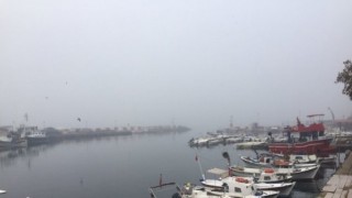 Tekirdağlı balıkçılar sis nedeniyle denize açılamıyor