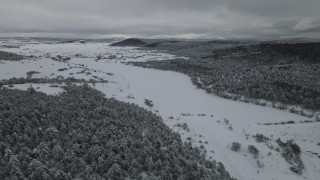 Karabük'te soğuk hava, göletleri dondurdu