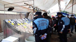 Kartal'da balıkçılar denetlendi