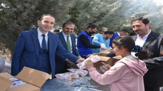 Malatya'da bin öğrenciye balık ekmek dağıtıldı