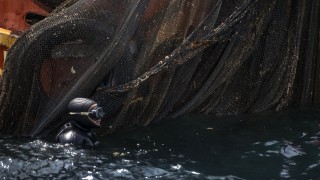 Maltepe açıklarındaki temizlik çalışmasında dev hayalet ağ çıkarıldı