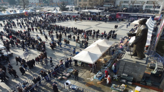 Düzce'de "Hamsiler Tavaya, Kanlar Kızılay'a" kampanyasında 4 ton hamsi dağıtıldı