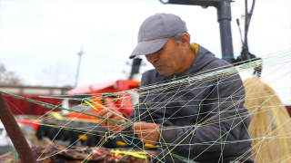 Tekirdağ'da küçük tekne balıkçıları karides avlamaya hazırlanıyor