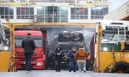 Tekirdağ açıklarında arabalı feribottaki araçlarda çıkan yangın kontrol altına alındı