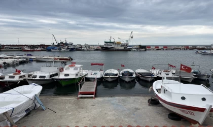 Poyraz deniz ulaşımını olumsuz etkiliyor
