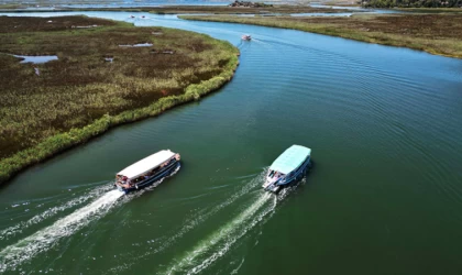 Labirent görünümlü Dalyan sazlıklarında bayram hareketliliği yaşanıyor