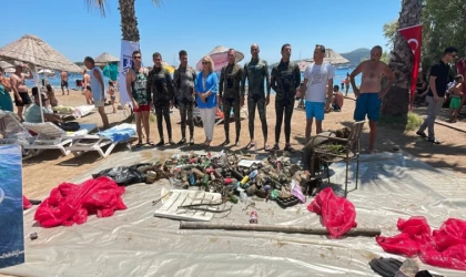 Bodrum'da dalgıçlar deniz dibinden 200 kilogram atık çıkardı