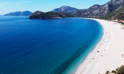 Buzulların erimesi Türkiye'yi çevreleyen denizlerdeki su seviyesini yükseltiyor