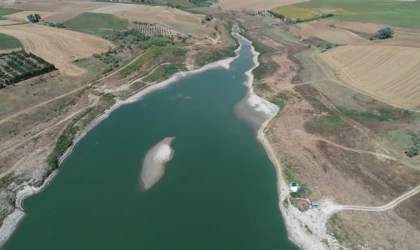Tekirdağ'daki Türkmenli Göleti'nin su seviyesi kuraklık nedeniyle düştü