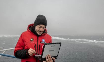 Türk Deniz Kuvvetleri ve Meteoroloji Genel Müdürlüğü Kuzey Kutbu'ndaki bilimsel çalışmalara katıldı