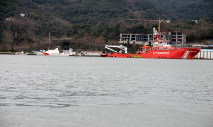 Zonguldak'ta batan geminin kayıp 7 personelini arama çalışmaları sürüyor