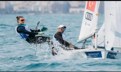 Milli yelkenciler Deniz Çınar ile Lara Nalbantoğlu olimpiyat kotası aldı