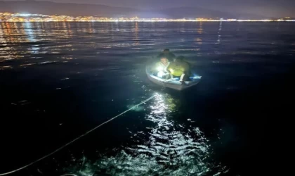 Yalova’da denizde mahsur kalan 4 amatör balıkçı, ekipler tarafından kurtarıldı